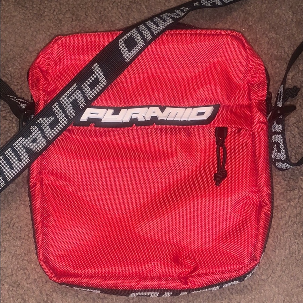 Black pyramid bag